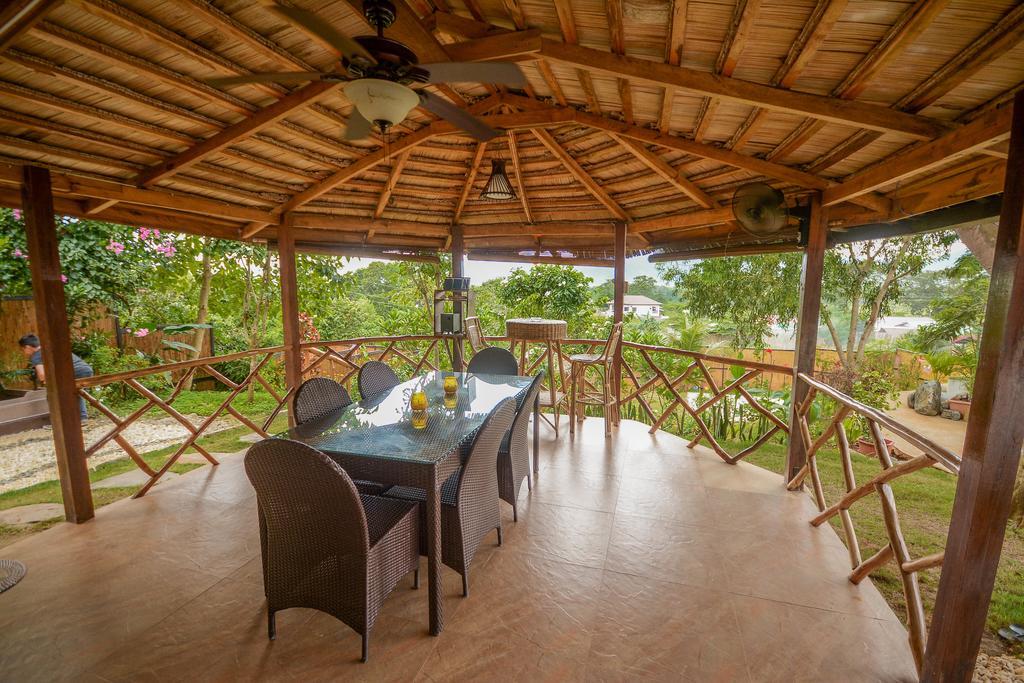 Hilltop Pool And Villa Puerto Princesa Exterior photo