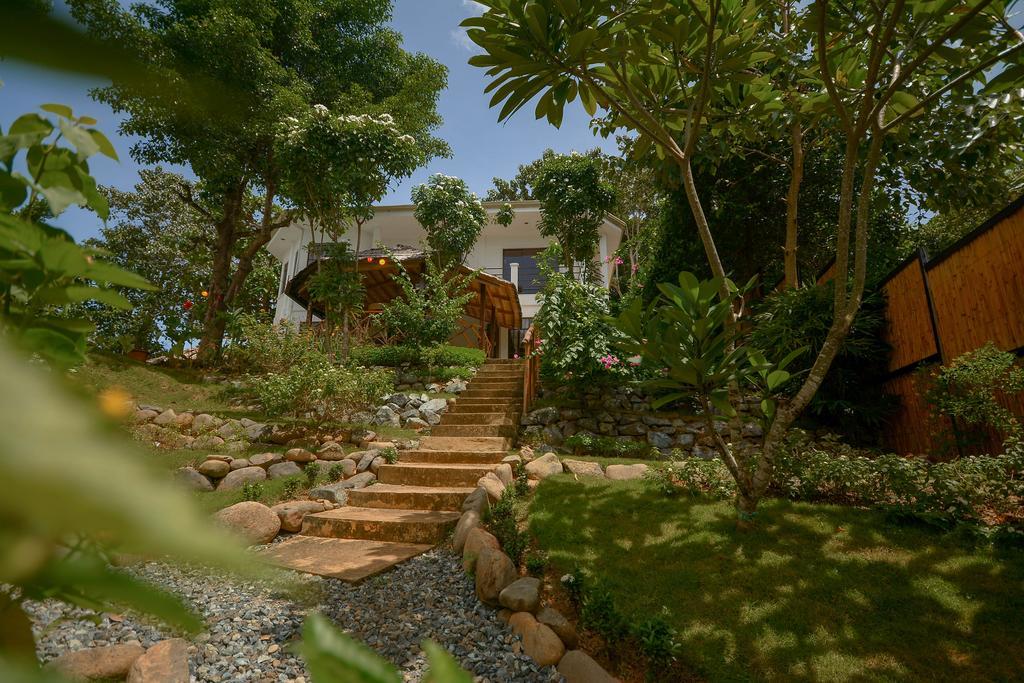 Hilltop Pool And Villa Puerto Princesa Exterior photo