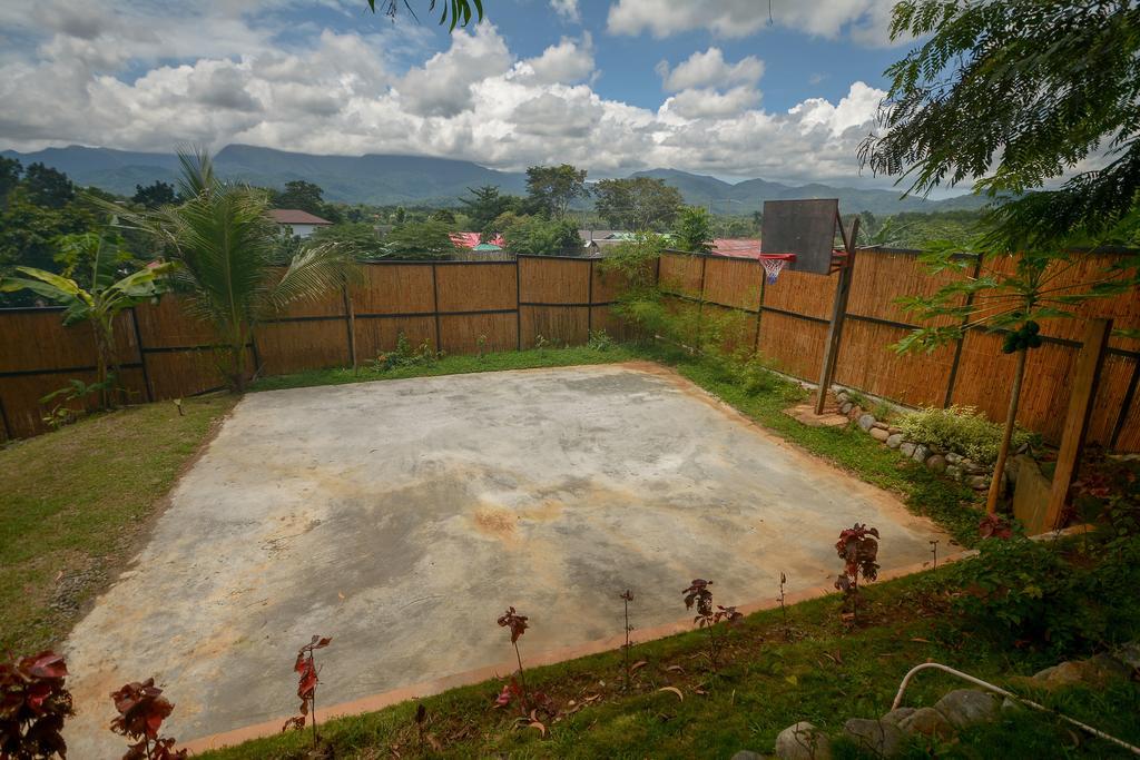 Hilltop Pool And Villa Puerto Princesa Exterior photo