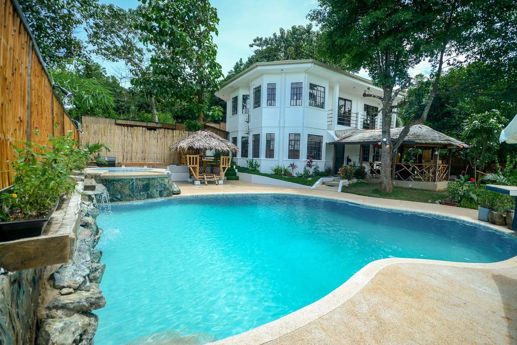 Hilltop Pool And Villa Puerto Princesa Exterior photo