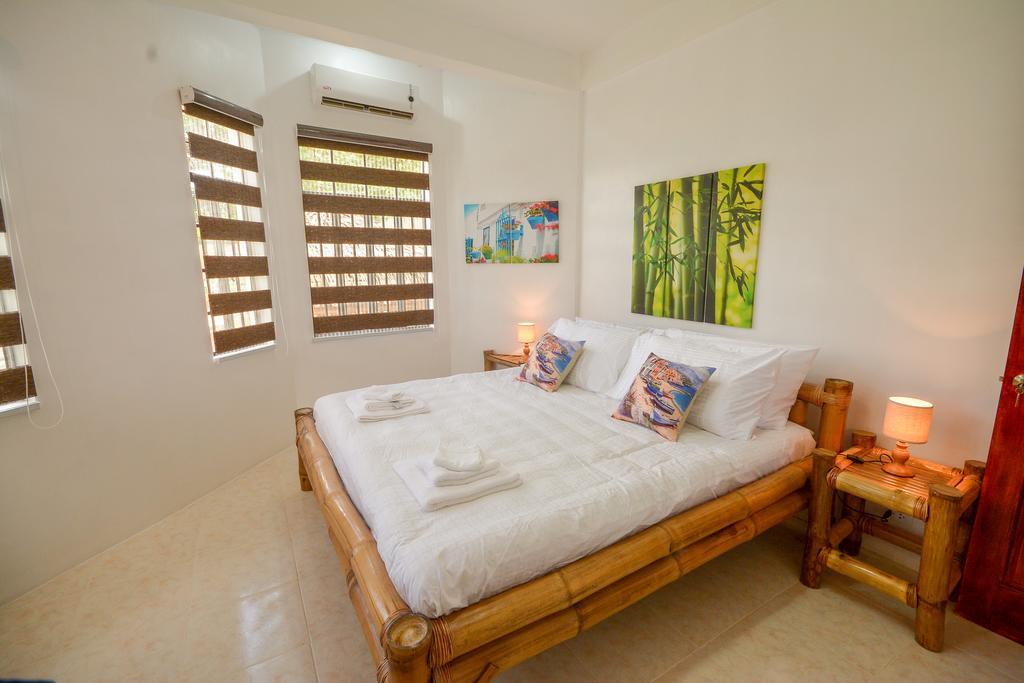 Hilltop Pool And Villa Puerto Princesa Exterior photo