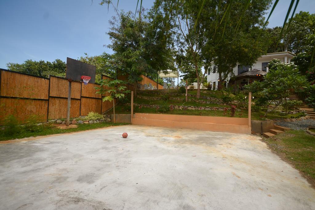 Hilltop Pool And Villa Puerto Princesa Exterior photo