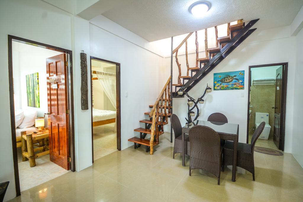 Hilltop Pool And Villa Puerto Princesa Exterior photo