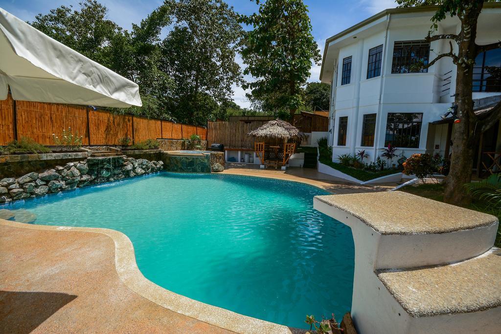 Hilltop Pool And Villa Puerto Princesa Exterior photo