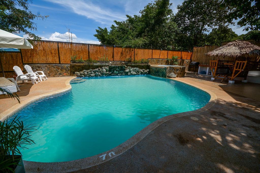 Hilltop Pool And Villa Puerto Princesa Exterior photo