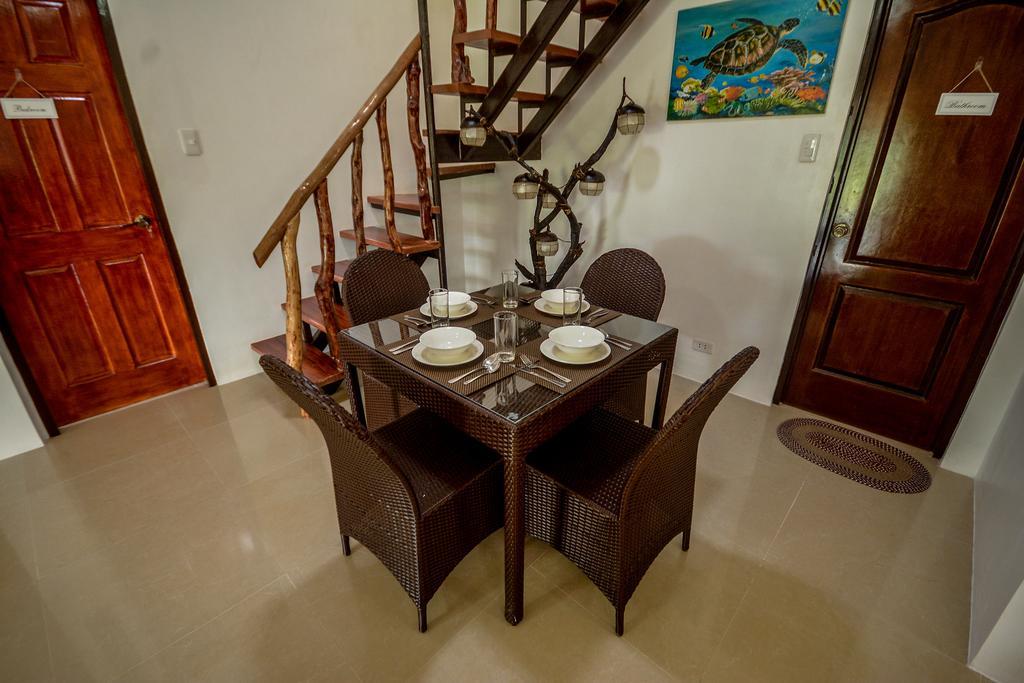 Hilltop Pool And Villa Puerto Princesa Exterior photo