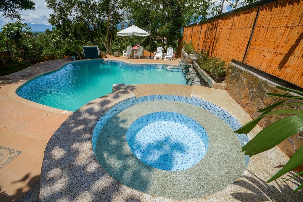 Hilltop Pool And Villa Puerto Princesa Exterior photo