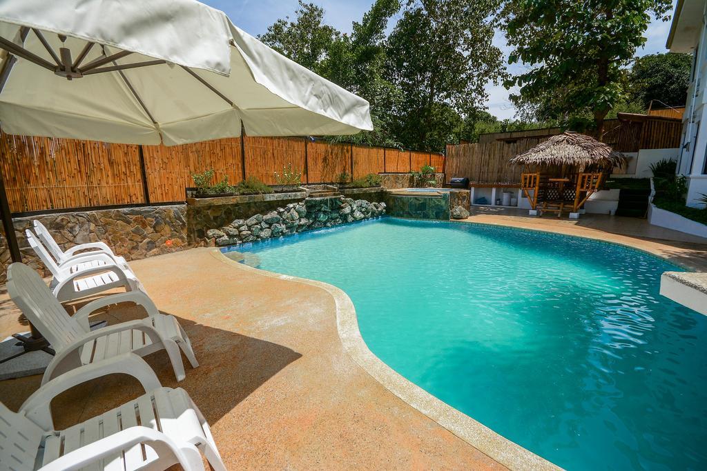 Hilltop Pool And Villa Puerto Princesa Exterior photo